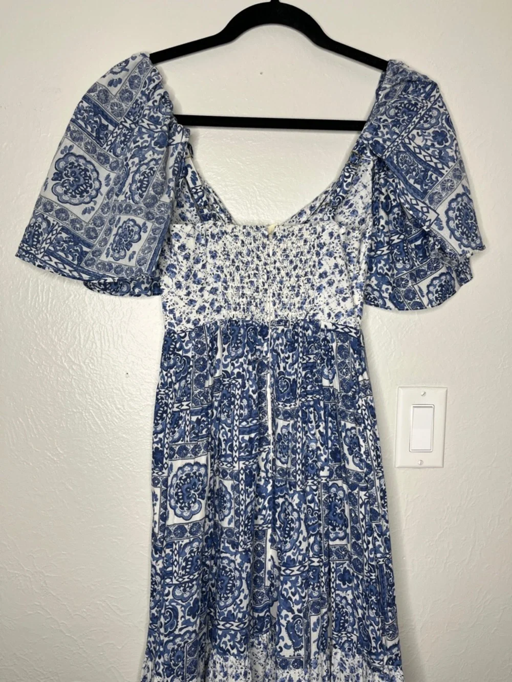 NWT Abercrombie & Fitch Twist-Front Tiered Maxi Dress Blue and White - Size XS